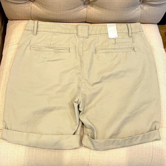 NWT Gap Boyfriend Shorts Tan 100% Cotton Shorts - Picture 2 of 5